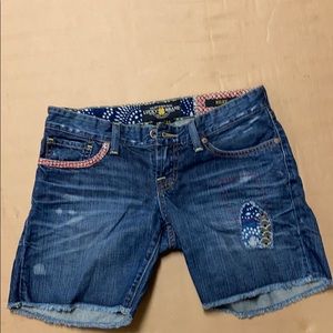 Lucky brand shorts - great detail